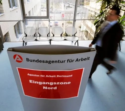 Zahl der Arbeitslosen sinkt unter drei Millionen