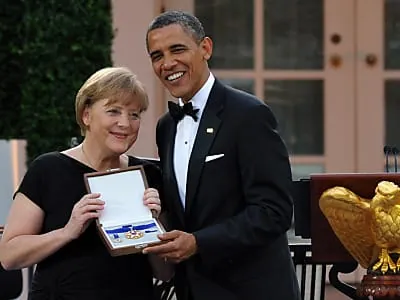 Obama überreicht Merkel die Freiheitsmedaille