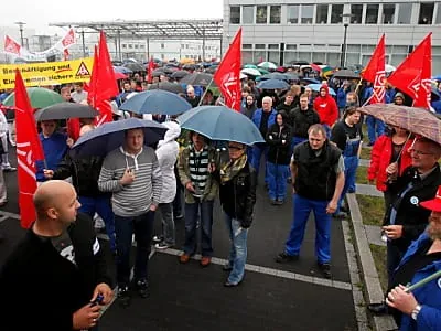 Airbus-Belegschaft fordert auf Aktionstag Beschäftigungsgarantien