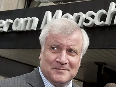 Seehofer hält Koalitionskrach für beigelegt