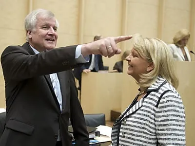 Seehofer wirbt für Atomausstieg "ohne Hintertürchen"