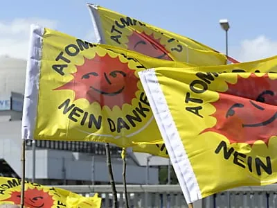 Atomkraftgegner protestieren gegen Biblis B als mögliche Kaltreserve