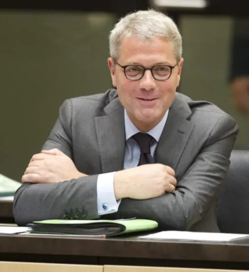 Regierung bleibt gelassen