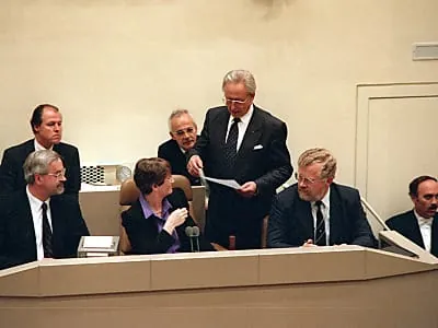 20 Jahre Bonn/Berlin-Beschluss: Pro und Contra
