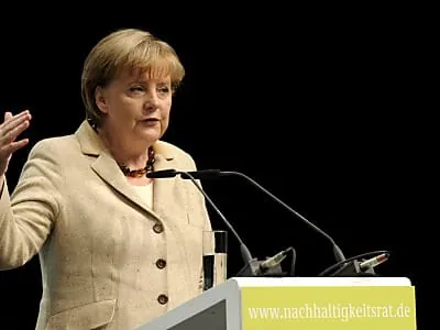 Merkel will Griechenland weiter helfen