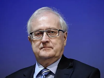 Brüderle verteidigt Entlastung des Mittelstands beim EEG