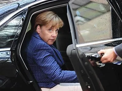 Massiver Druck auf griechische Opposition durch Merkel und Juncker