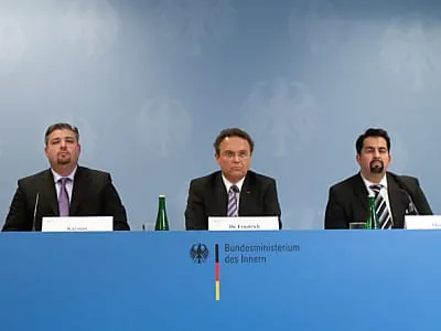 Von Generalverdacht und "Kopftuchschlampen"