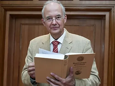 Kirchhof hält Umsetzung seines Steuerreformkonzepts für wahrscheinlich