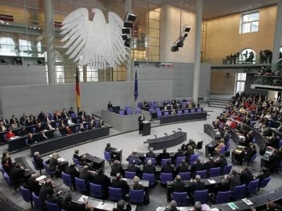 Abgeordnete sollen knapp 600 Euro mehr bekommen