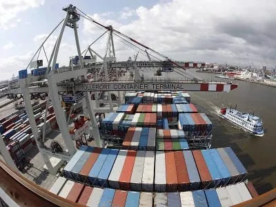 Deutsche Reedereien steuern auf Gewinneinbruch zu