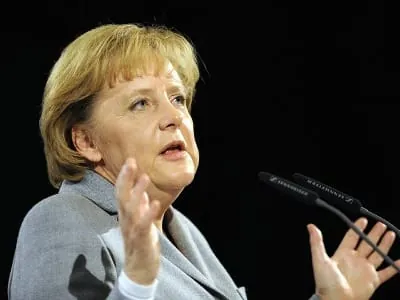 Merkel und Röttgen eröffnen Klimadialog in Berlin