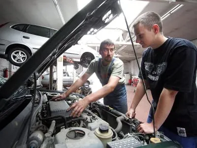 Firmen auf Bewerbersuche