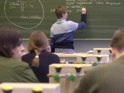 Auf dem Weg zum genormten Schulabschluss