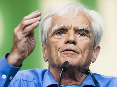 Ströbele kündigt wegen Panzergeschäft Verfassungsklage an