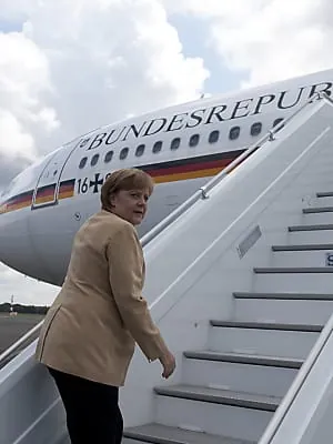 Merkel zu Afrika-Reise aufgebrochen