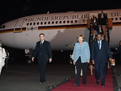 Merkel in Angola eingetroffen