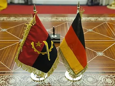 Merkel bietet Angola Hilfe bei der Verteidigung an