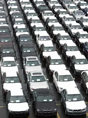 Autoabsatz in Europa bricht im Juni ein