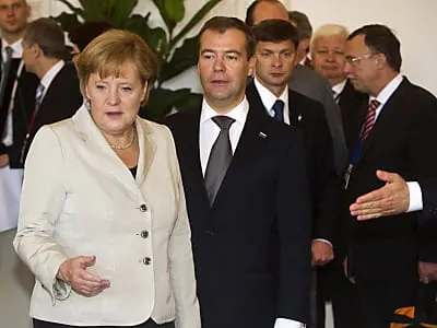 Merkel stellt Russland Visafreiheit in Aussicht