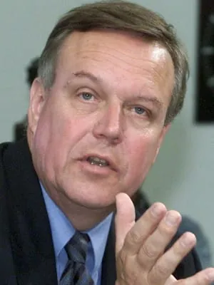 Ex-Verteidigungsminister Rühe kritisiert Kanzlerin Merkel