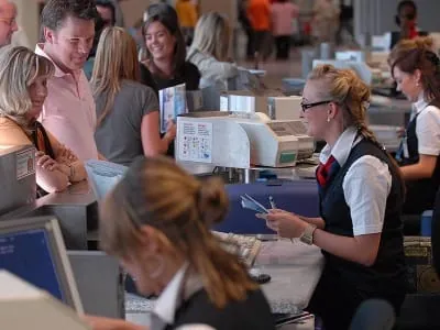 Passagiere nutzen verstärkt grenznahe Flughäfen im Ausland