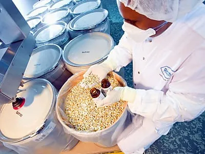 Pharmakonzern Roche spart gegen starken Franken an