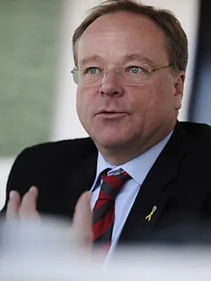 Niebel lobt Pakistaner und verlangt Reformen