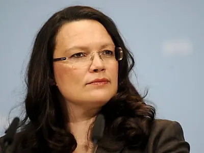 Mehr Druck auf Neonazis im Netz gefordert