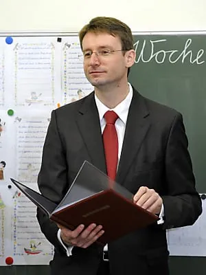 Sachsens Kultusminister mit Plagiatsvorwürfen konfrontiert