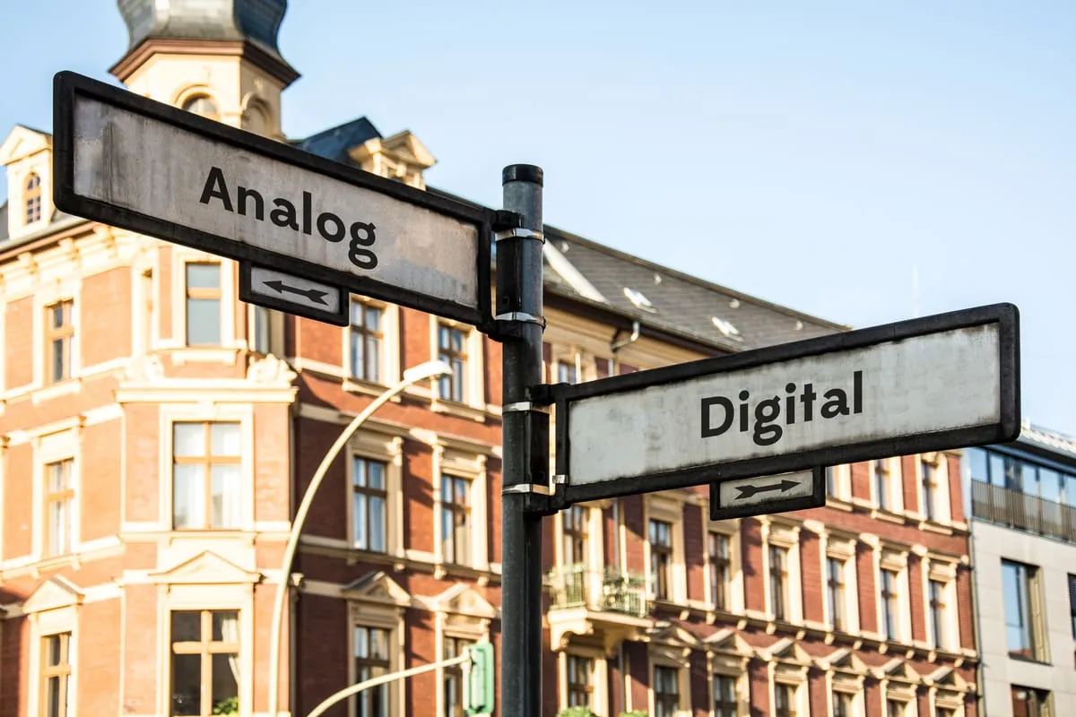 Nur jeder Zehnte beschäftigt sich regelmäßig mit der eigenen Webseite