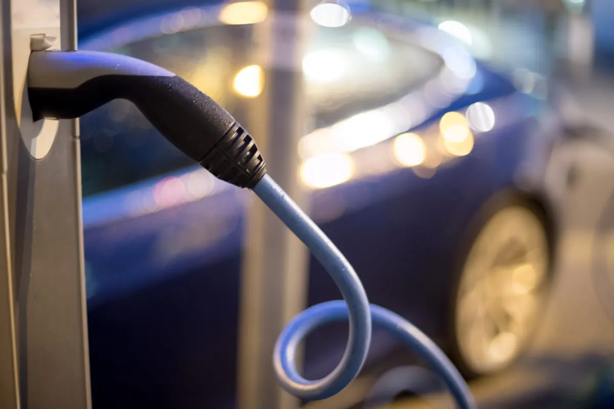 Bund fördert Einbau privater Ladestationen für E-Autos