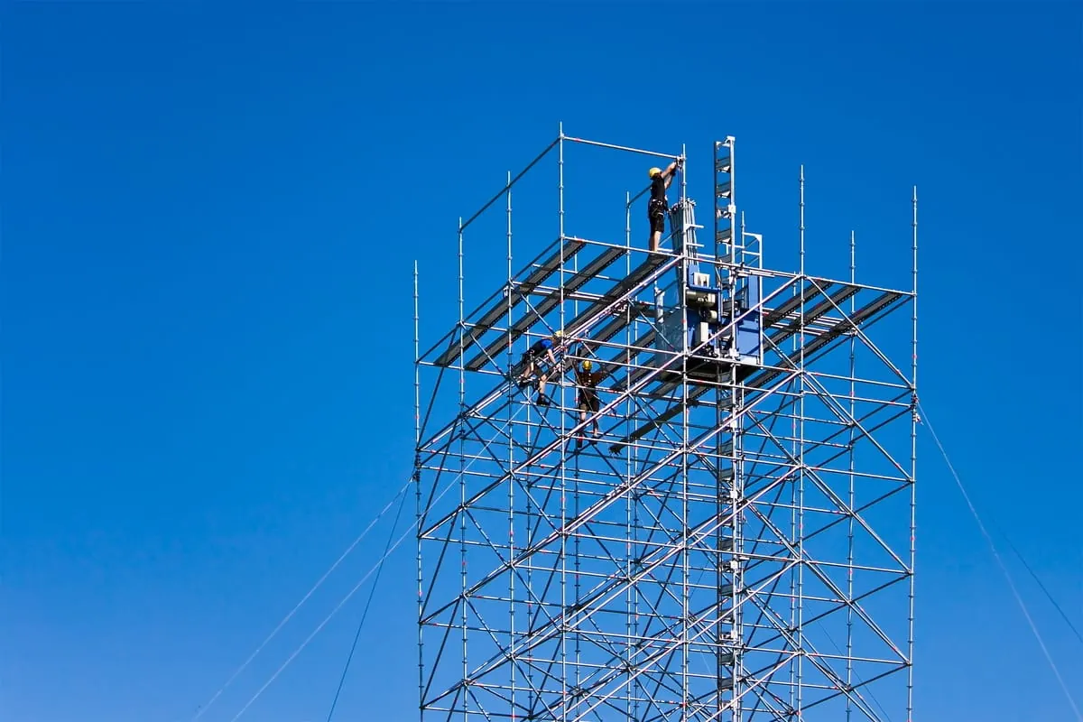 Gerüstbauer: Ausbildungsvergütung, Eck- und Mindestlohn steigen