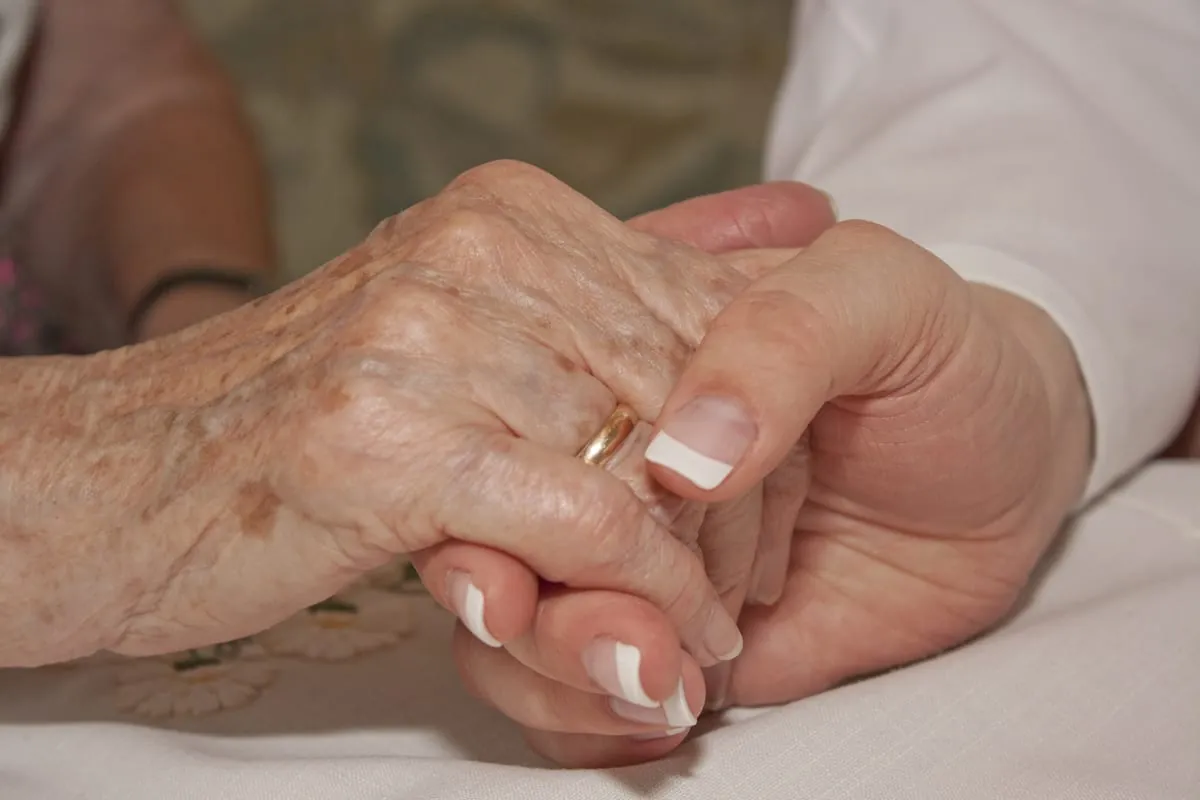 Pflege: Mehr Menschlichkeit tut not