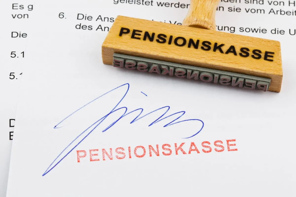 Altersvorsorge in Gefahr: Erste Pensionskassen kürzen Betriebsrenten