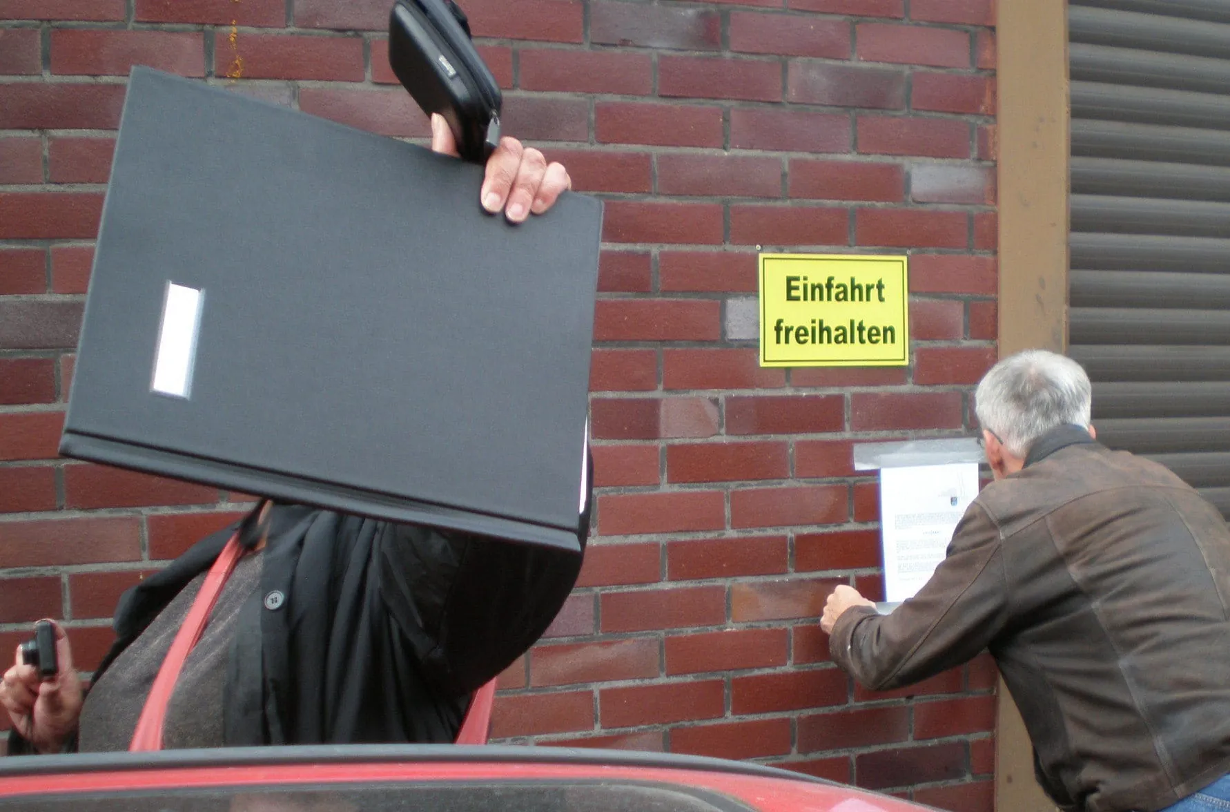 Kfz-Meister gewinnt Rechtstreit: Werkstatt wieder geöffnet