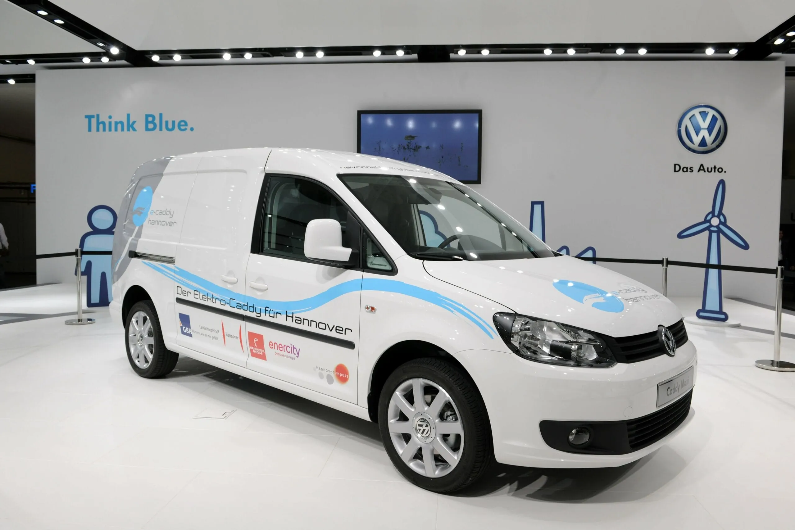 Sieben VW Caddys für Testzwecke im städtischen Einsatz