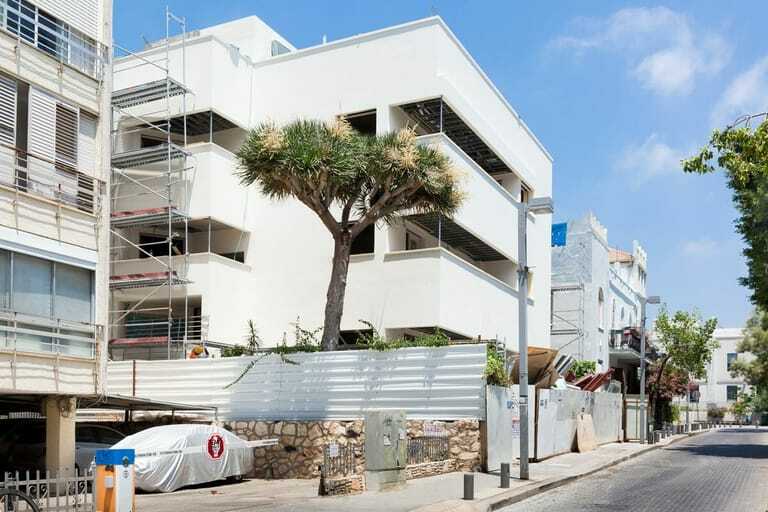 Strand und streichen: Was junge Handwerker in Tel Aviv erlebten - dhz.net