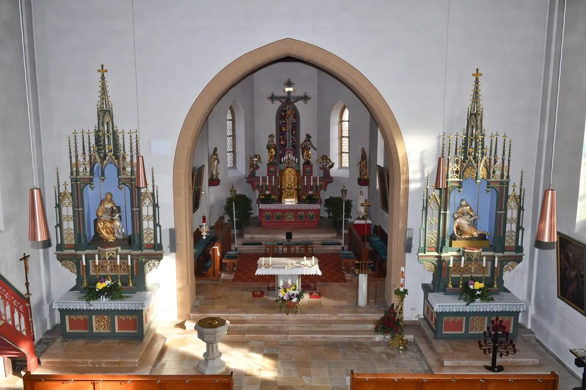 Restauratoren im Handwerk: Neue Seitenaltäre für St. Sebastian