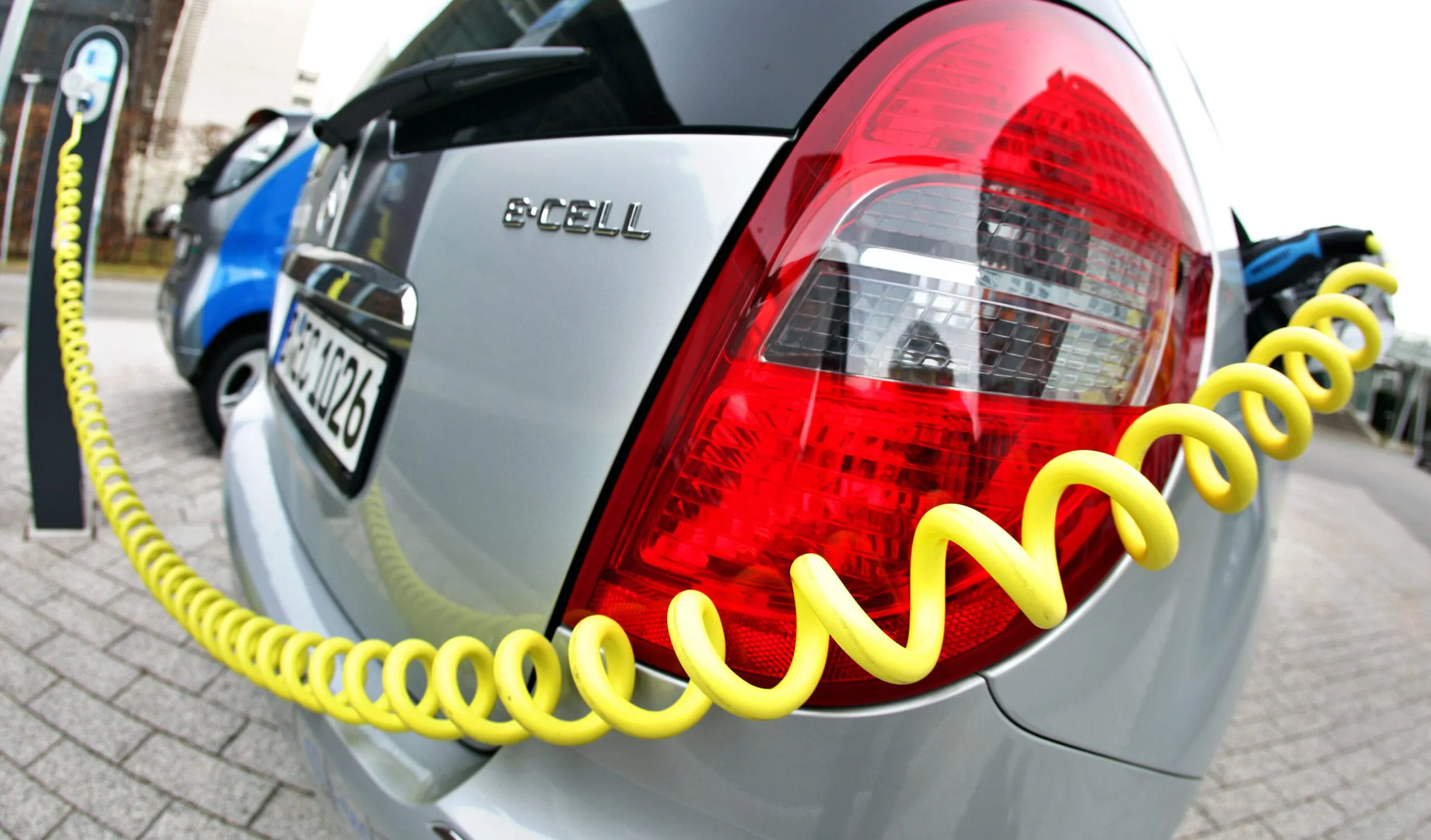 Elektro- und Hybridautos: Die Kaufprämie steigt