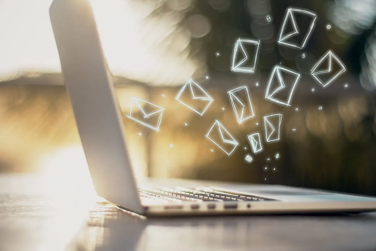 Das Mail-Chaos nach dem Urlaub wirksam bekämpfen