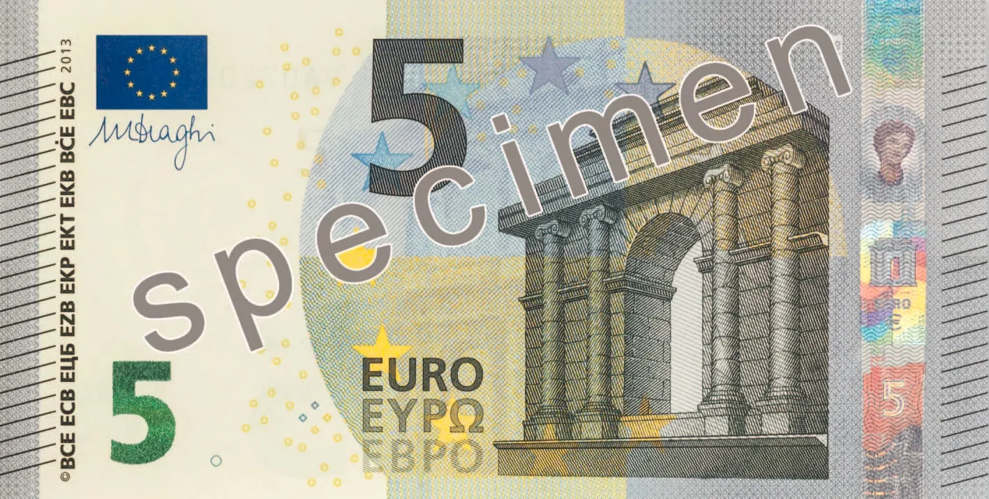 Draghi stellt neuen Fünf-Euro-Schein vor
