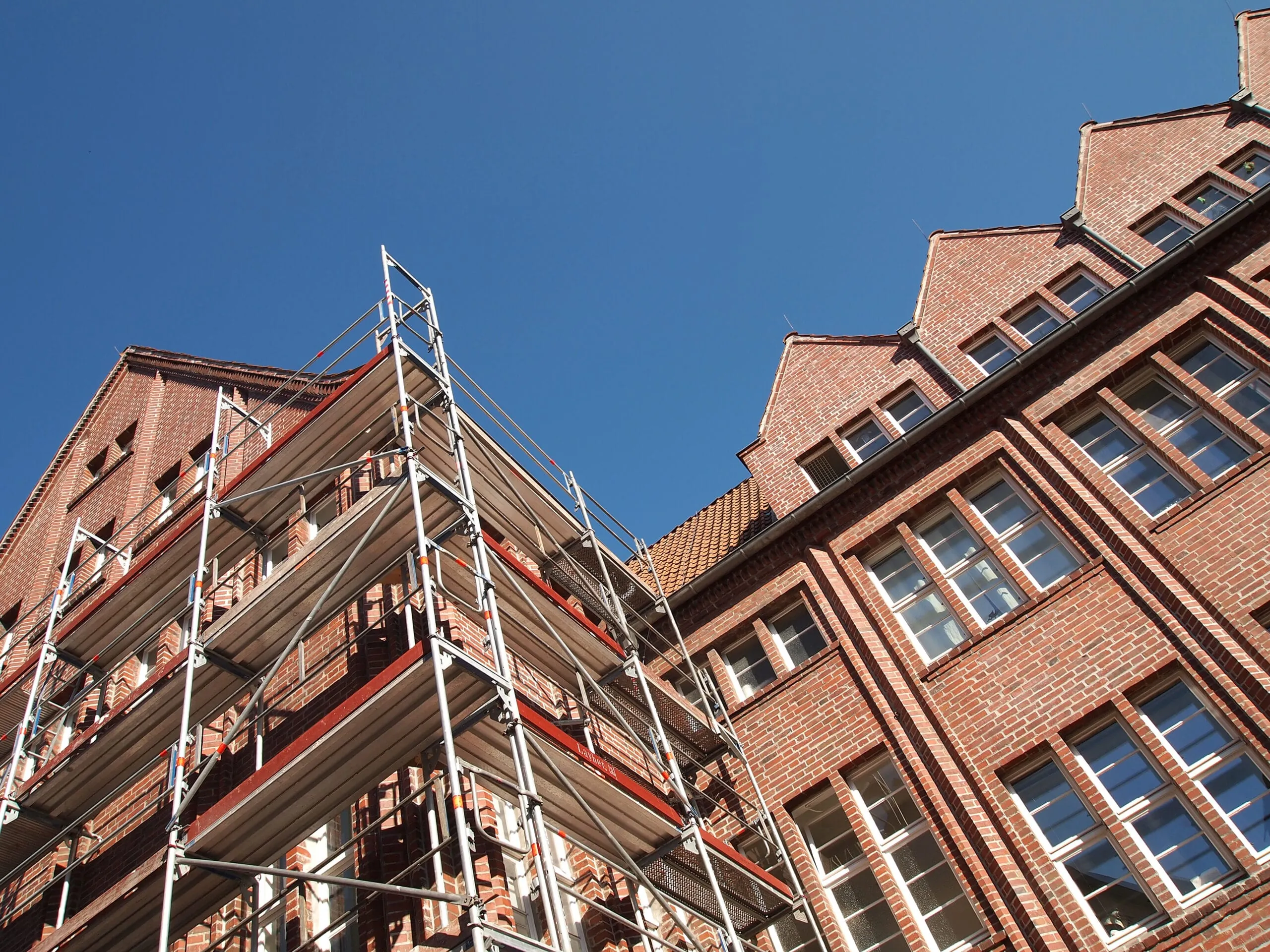 Warme Jahreszeit zur Sanierung nutzen