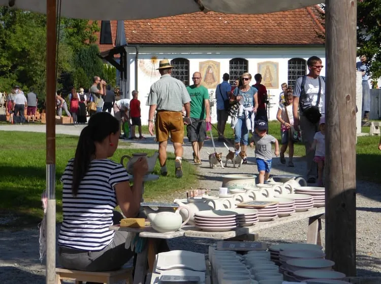 Illerbeuren: Altes Handwerk im Museumsdorf