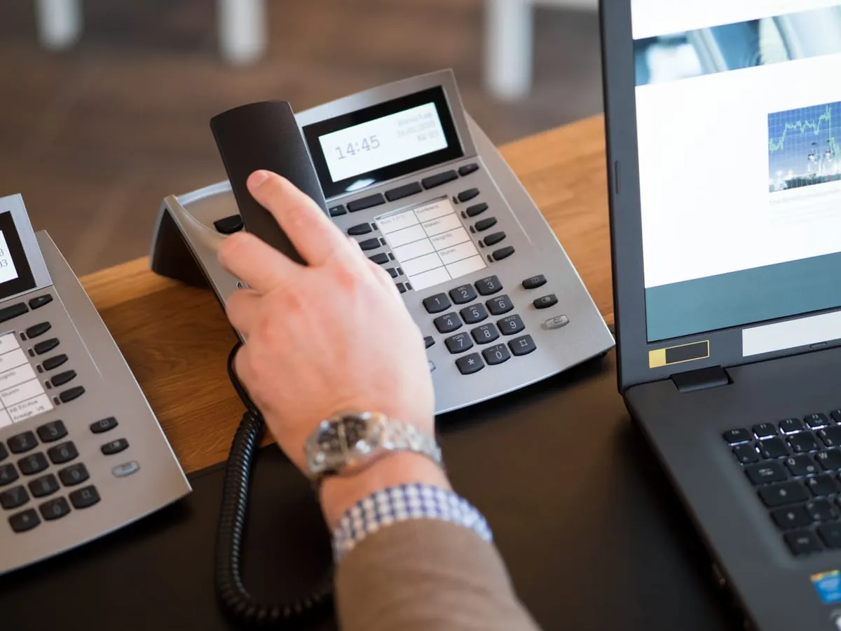 Abwerben am Telefon: Was erlaubt ist und was nicht