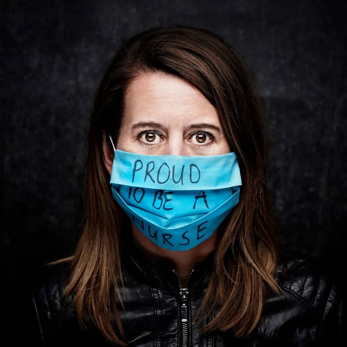 "Die meisten gefallen sich mit Maske besser als ohne"