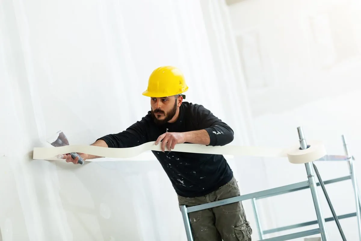 Private Helfer auf der Baustelle: Das gilt beim Unfallschutz
