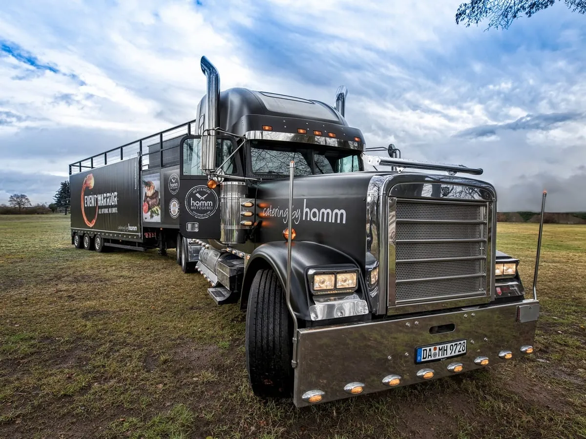 Metzgerei fährt mit 600 PS vor