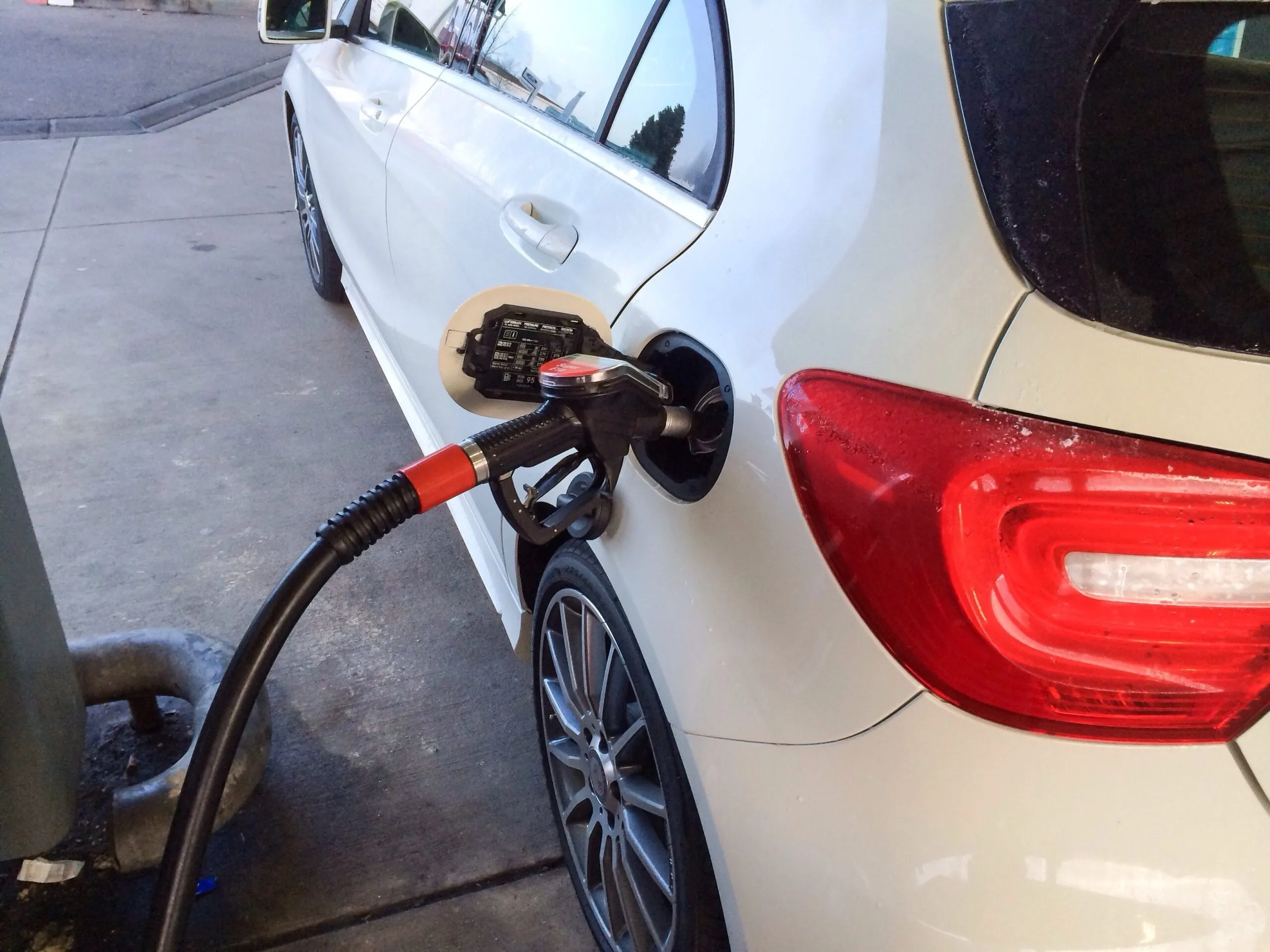 Gehaltsextra Tankgutschein: Steuervorteile für Arbeitgeber und Arbeitnehmer