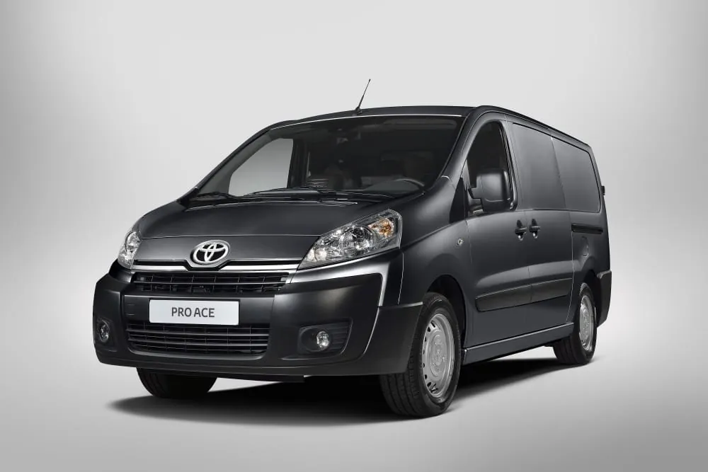 Toyota ProAce auf Basis des Peugeot Expert